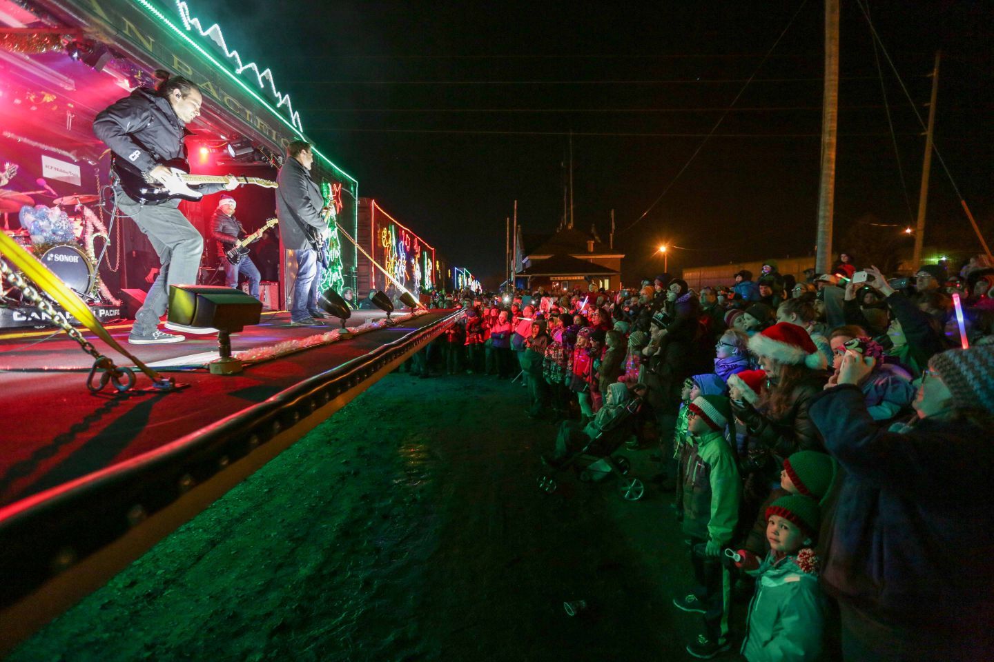 Holiday Train-08.JPG